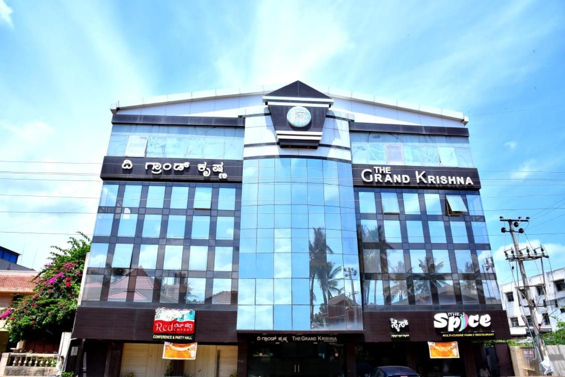The Grand Krishna Luxury Hotel Chikmagalūr Exterior foto